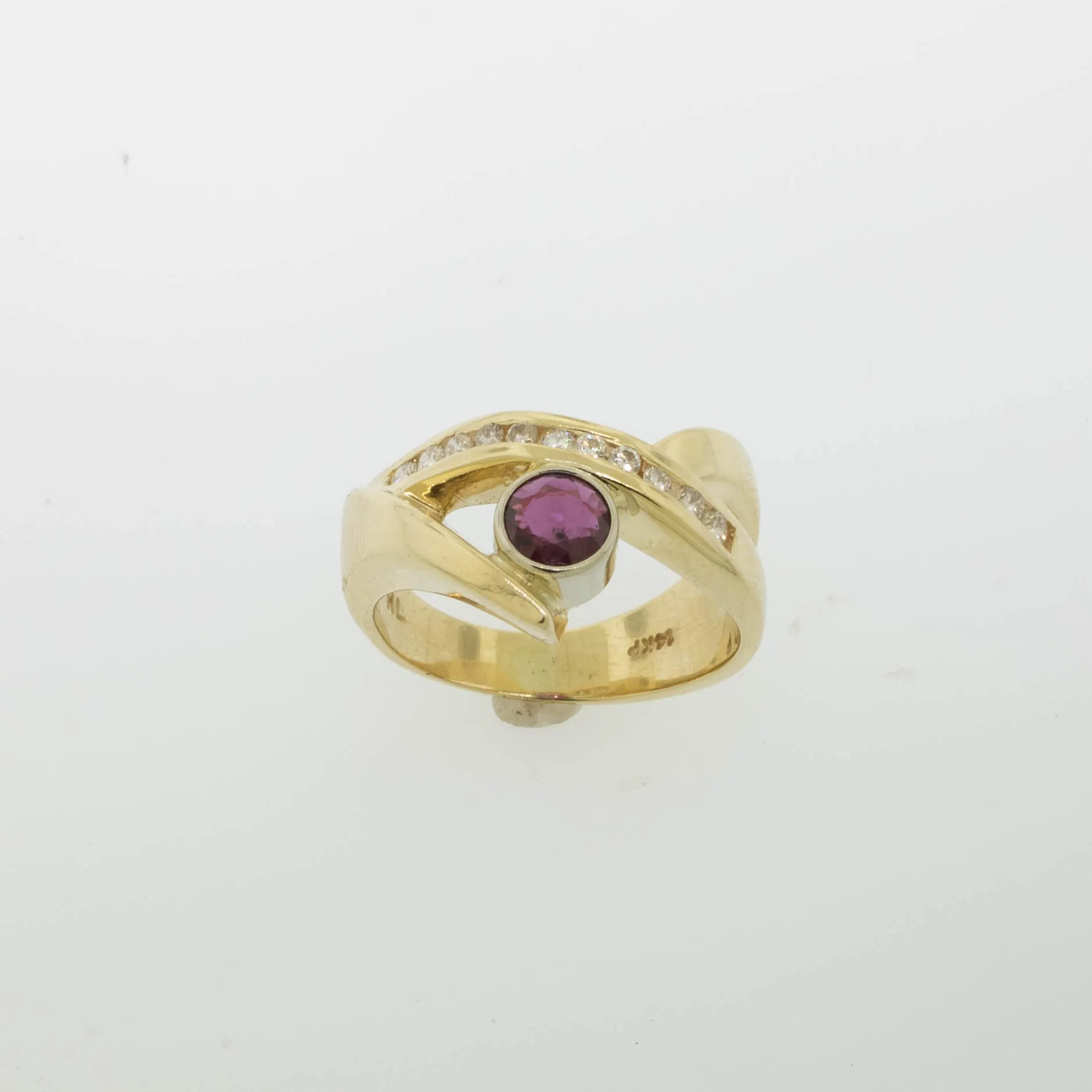 14K Yellow/White Gold Bezel Ruby and Diamond Ring Size 6.5 Preowned Jewelry