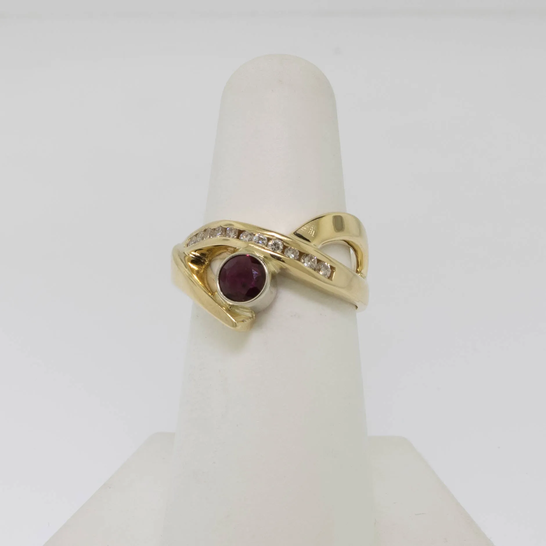 14K Yellow/White Gold Bezel Ruby and Diamond Ring Size 6.5 Preowned Jewelry