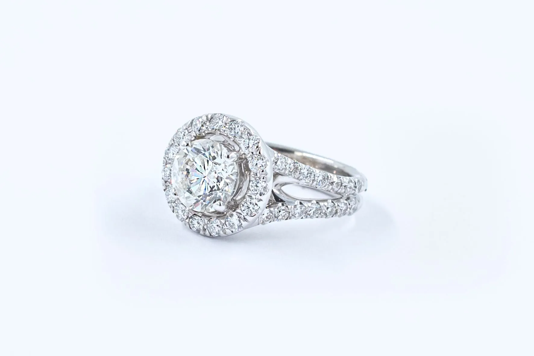 2.04 ct Round Brilliant Cut Diamond Ring