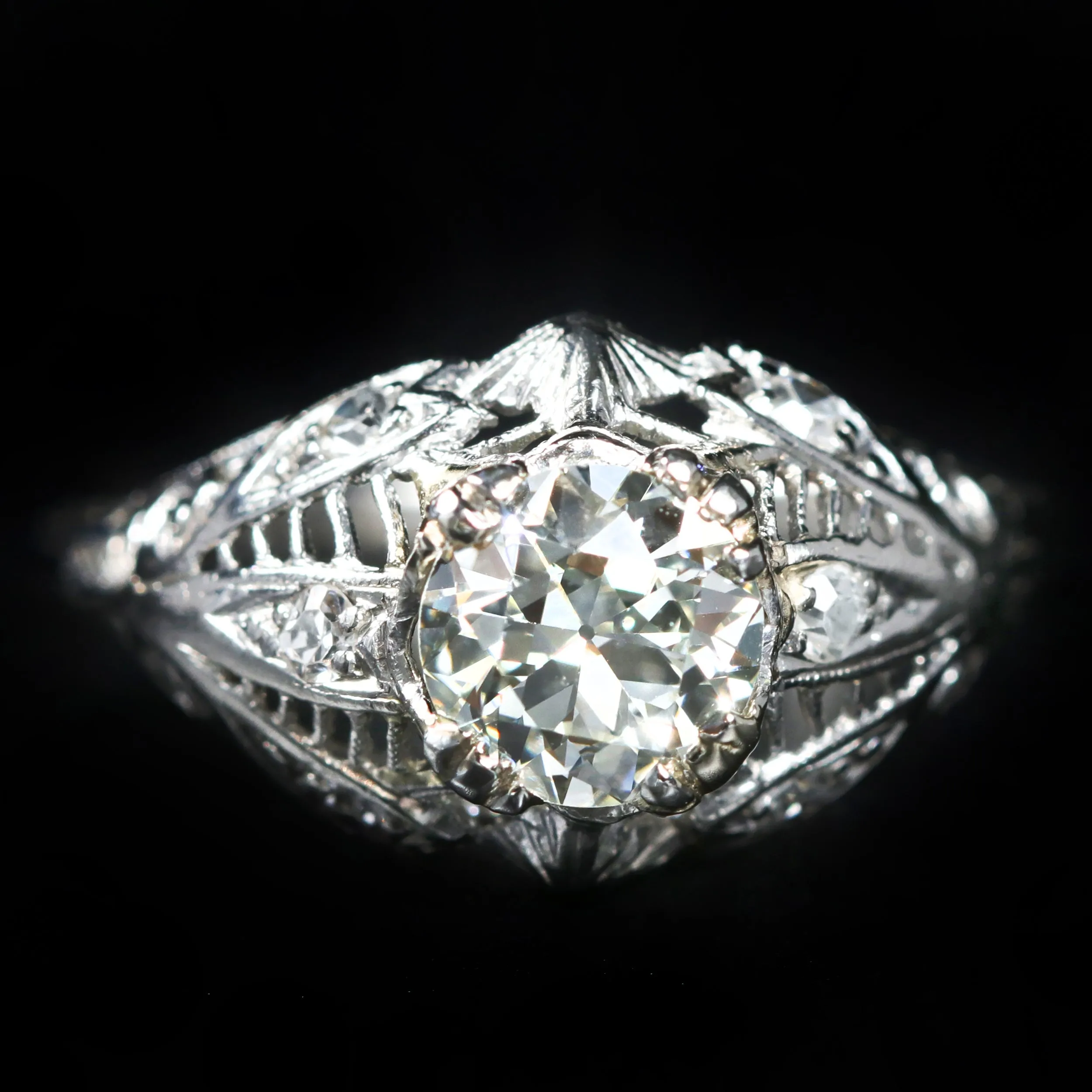 Art Deco Platinum GIA 0.91 Carat Old European Cut Diamond Ring