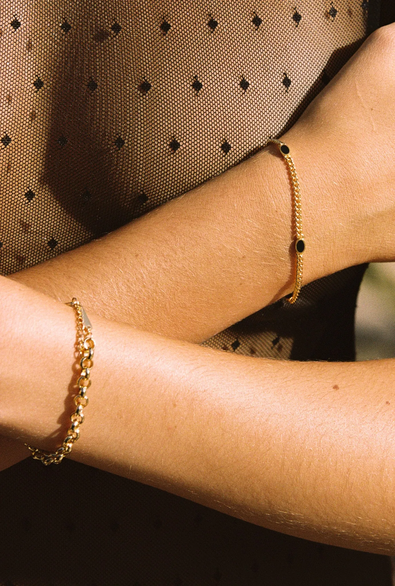 Black dotted chunky chain bracelet gold plated 