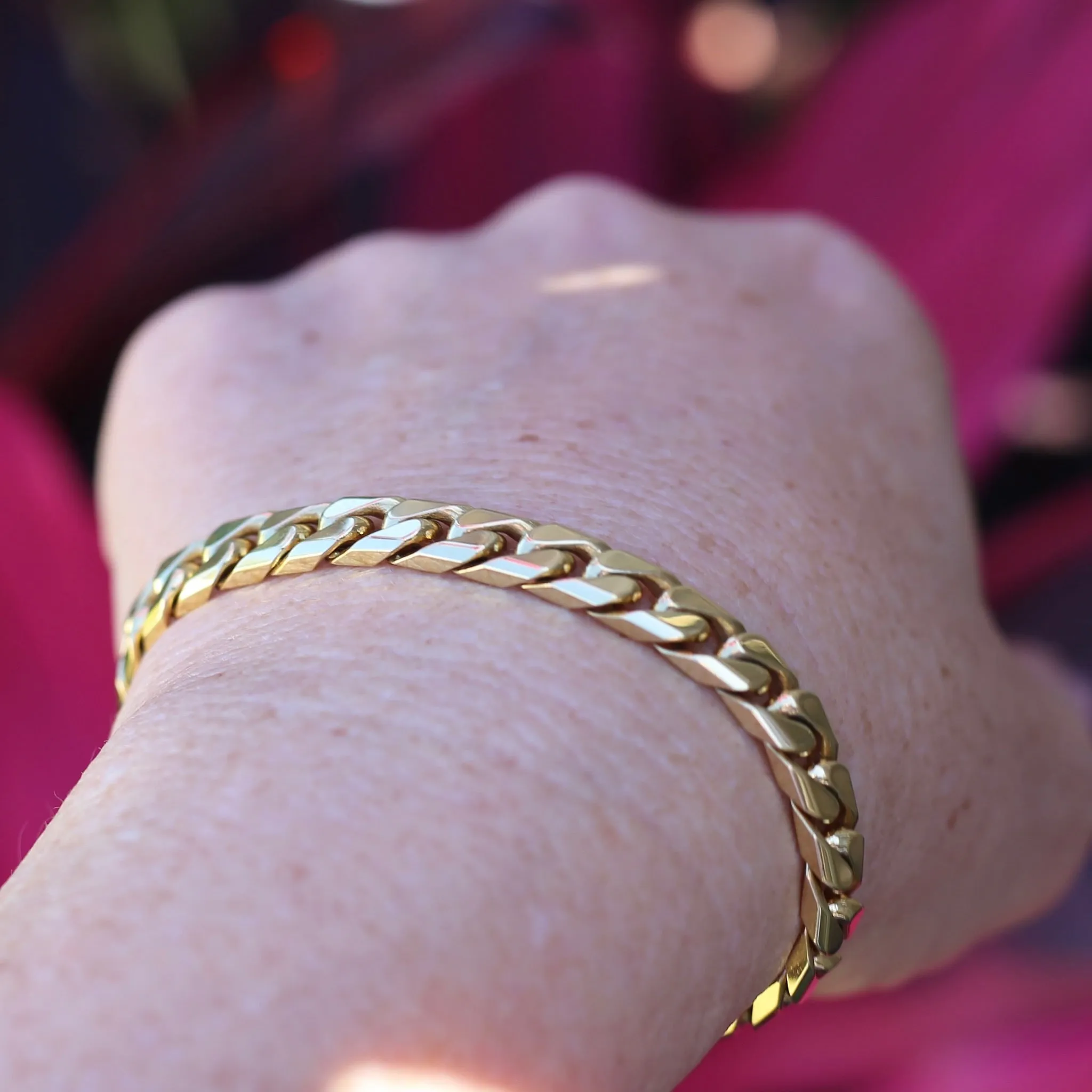 Italian 18ct Gold Curb Bracelet, 19cm 7.5 inches and 40.3g