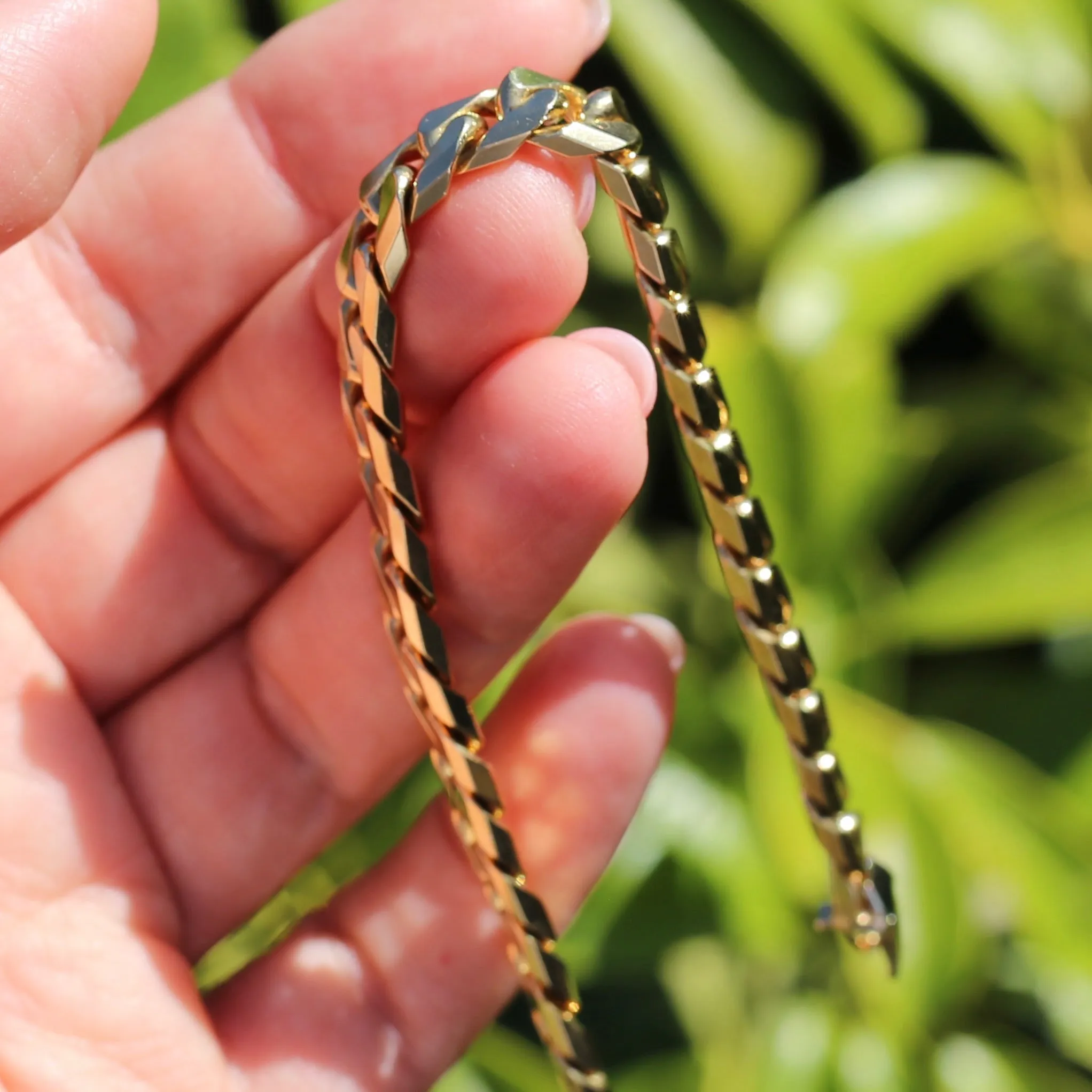 Italian 18ct Gold Curb Bracelet, 19cm 7.5 inches and 40.3g