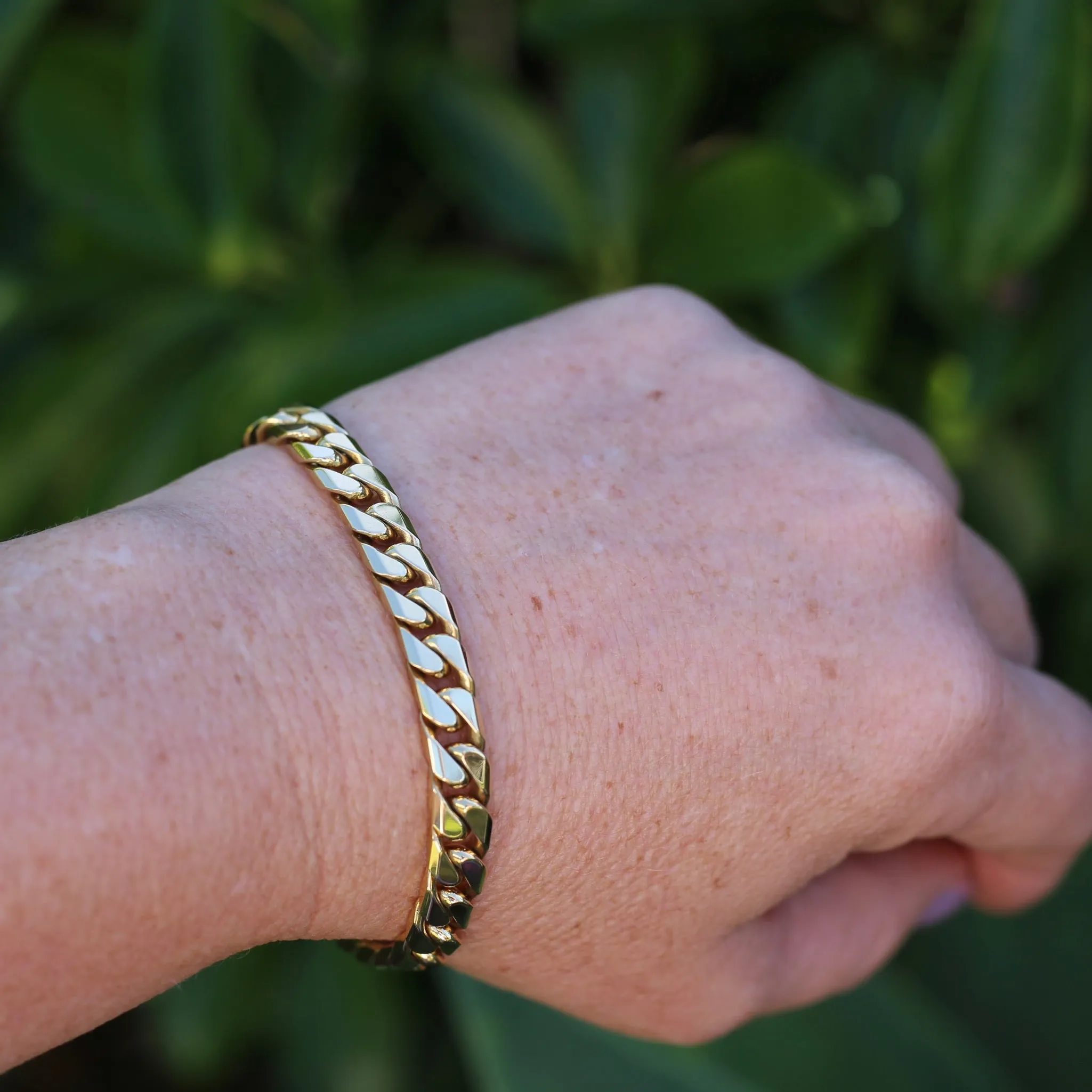 Italian 18ct Gold Curb Bracelet, 19cm 7.5 inches and 40.3g