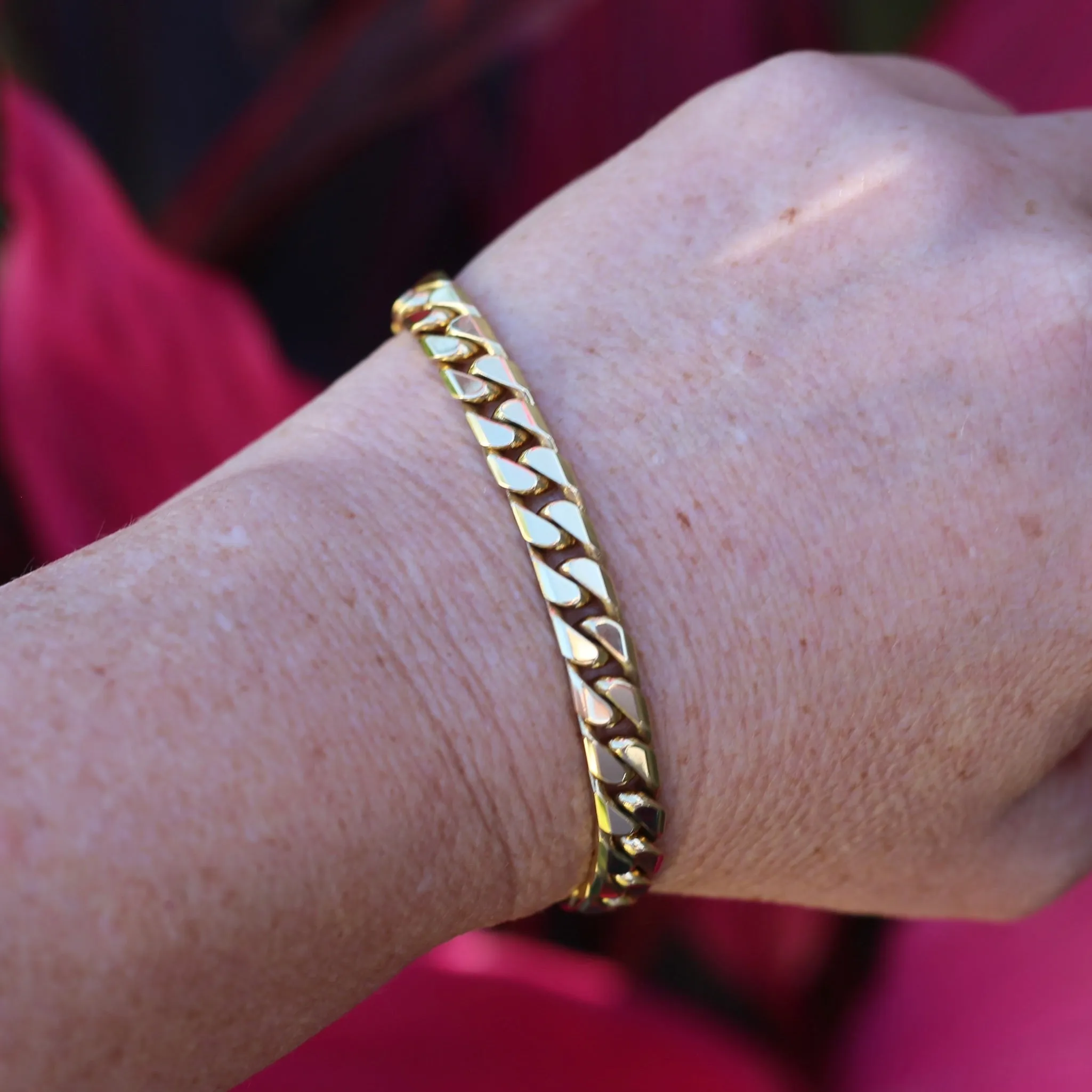 Italian 18ct Gold Curb Bracelet, 19cm 7.5 inches and 40.3g