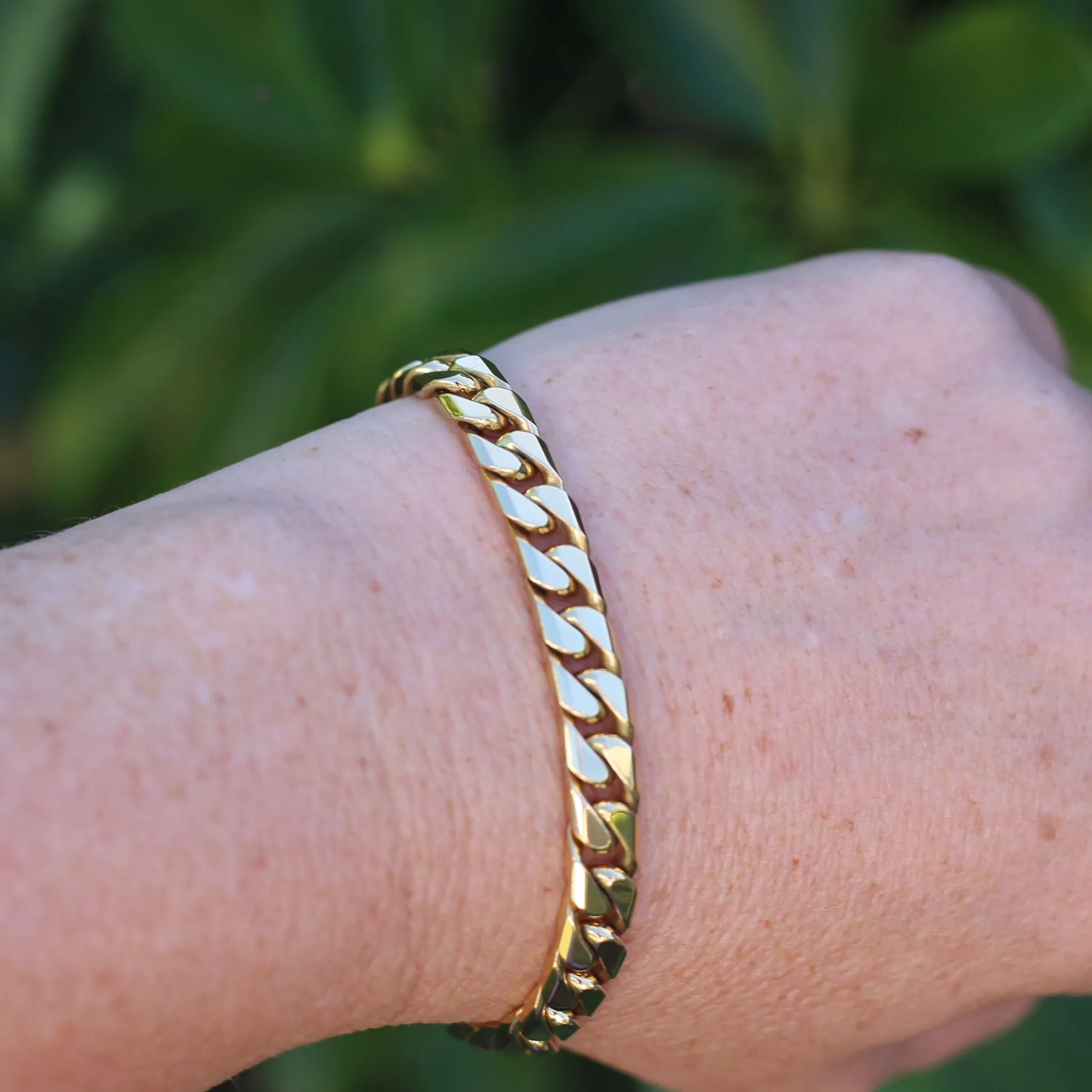 Italian 18ct Gold Curb Bracelet, 19cm 7.5 inches and 40.3g