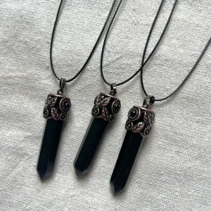 Mystic Point Pendant - Onyx