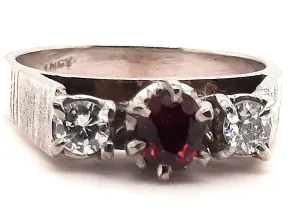 Ruby & Diamond Ring set in 18ct White Gold