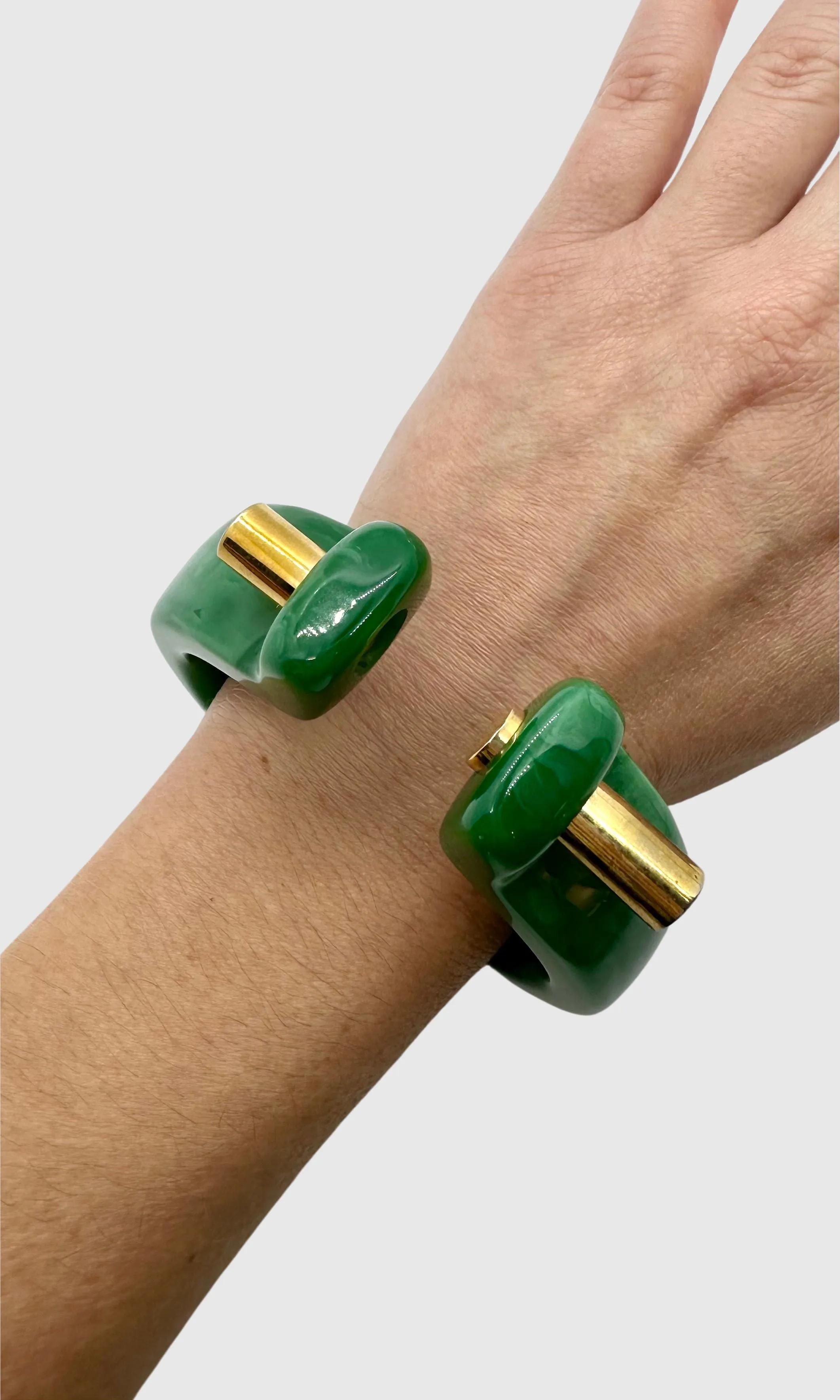 TRIFARI 60s Jade Like Resin Bracelet