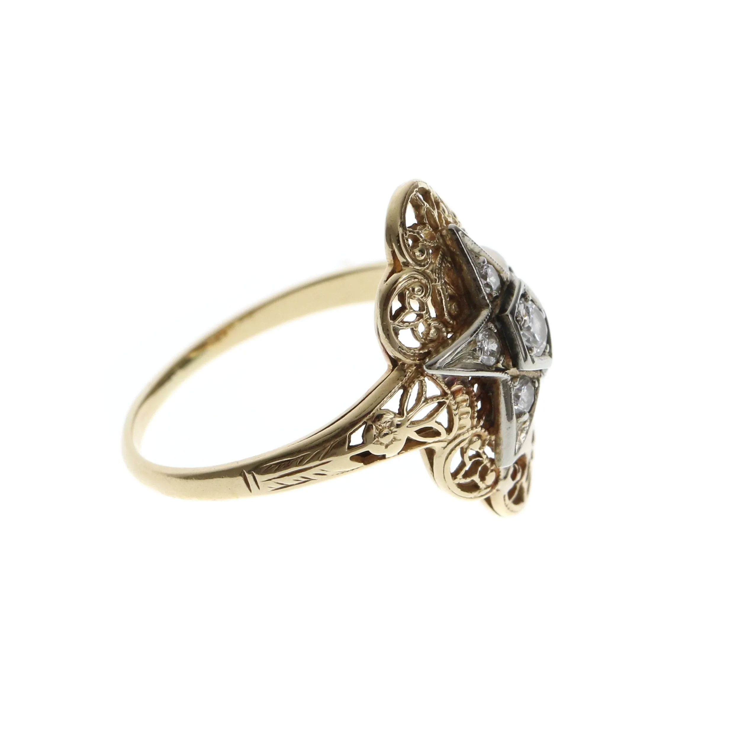 V I N T A G E // star light star bright / 14k art deco filigree / yellow gold with a white gold star and six diamonds / size 7