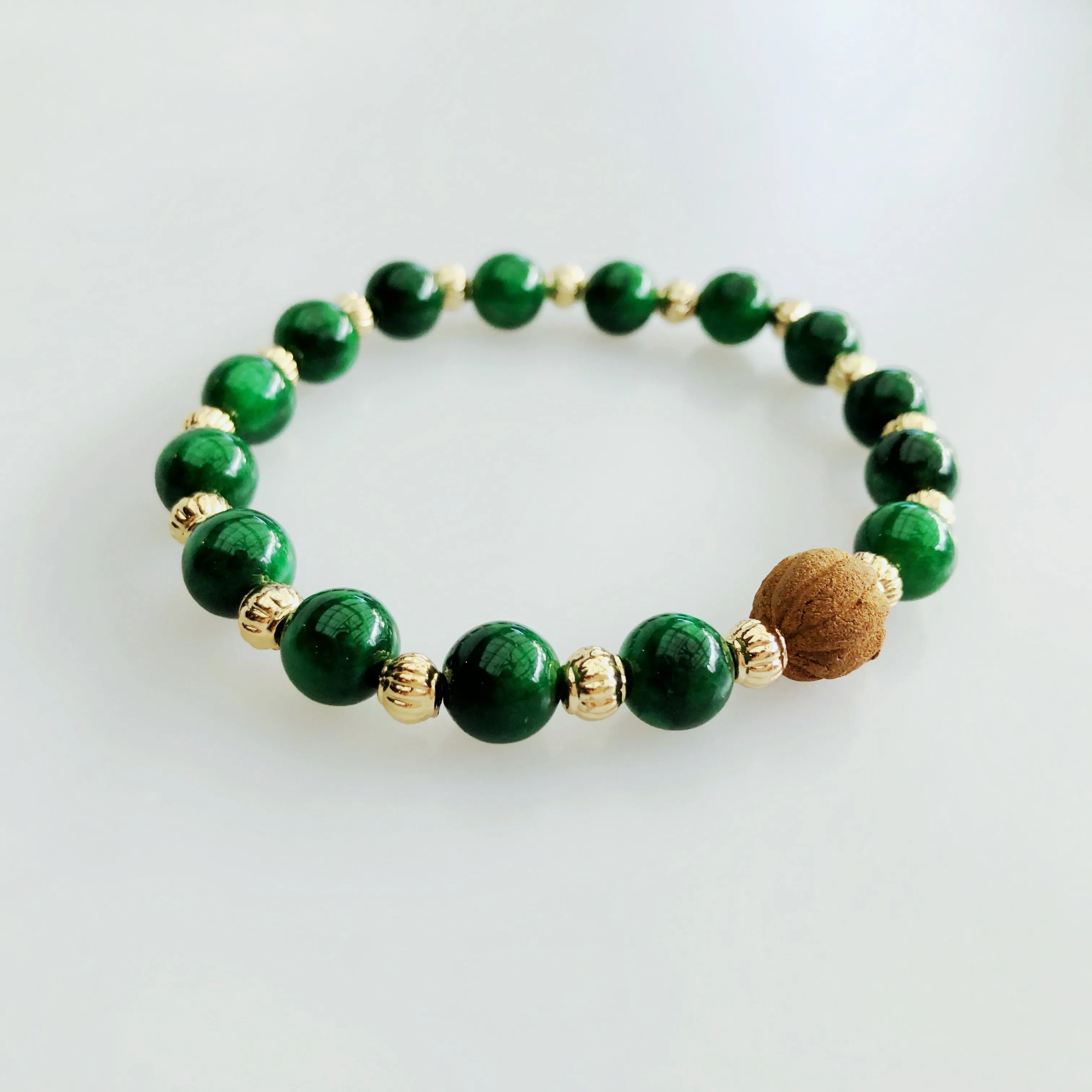 Vintage Style 8mm Jadeite Herbal Bracelet